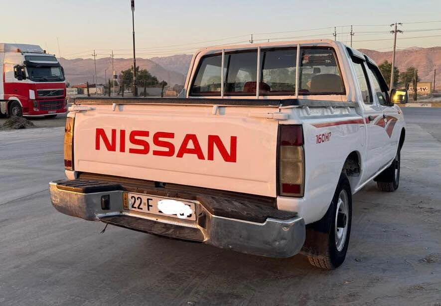 نيسان ٢٠١٣ ده عامي ناڤارا سه نه وي تا ٢٠٣١ تازه يه به ناوي خومه له سه ر ساغي هه ردولا ي بوياخ كراوه بو جوانى پشت و پيش و ناوشاني لوكه بارجه كاني هه موو بيلادن ٤ تايه ي لوكن گيرو مه كينه و اكسل به شه رت مه كينه ي كراوه ته وه ٢٣٠ رويشتوه شوين جوارقورنه تكايه گه ر مشته ري نيت خوت و ئيمه ش ئه زيه ت مه ده
شوين چوارقورنة 
نرخى ١١٤$ و كةميك مةجال 
***********      ***********
***********     *********** رانية, السليمانية
