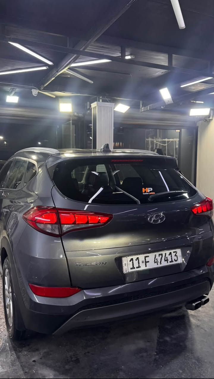 🚘 للبيع | Hyundai Tucson 2018 🇺🇸
🔥 توسان 2018 وارد أمريكي — فول مواصفات عدى الفتحة
📍 الممشى: 95 الف!
⚙️ محرك 2.0L
🔄 دفع رباعي AWD

السيارة بحالة ممتازة جدا ، صيانة وادامة كاملة، والمحرك والكير كفالة ما مفتوحات وبحالة ممتازة.

✨ المواصفات:
• كشنات جلد
• كشن السائق والراكب كهرباء
• تدفئة كشنات 🔥
•زجاج السائق auto
• 3 أنظمة قيادة: (Eco / Normal / Sport)
• نظام المحافظة على المسار 
• نظام النقطة العمياء
•نظام AWD LOCK
•نظام التحكم بالنزول من المنحدرات
• كامرة خلفية
• بصمة تشغيل Push Start
• بصمة أبواب Keyless Entry
• تبريد قطعتين
• مرآة وسطية بتعتيم ذاتي 
•حساسات خلفية
•لايتات زينون 

🛠️ الحادث: جاملغ خلفي أيمن فقط ، شاصي لغود كله مكفول وصورة الحادث مرفقة في نهاية المنشور

✅ محرك ممتاز
✅ كير ممتاز
✅ كهربائيات كاملة بدون مشاكل
✅ إدامة كاملة
✅ داخلية نظيفة 
✅ تبريد ثلج

السيارة جاهزة 100% لآخر شي وما تحتاج أي صرف ، رقم بغداد جديد ، سنوية بأسمي تحويل مباشر ,سنوية مجددة خمس سنوات , هزة جديدة

💲السعر 147$ وبي مجال بسيط 
📍 العنوان بغداد اليرموك
📞 للاستفسار *********** / ***********
