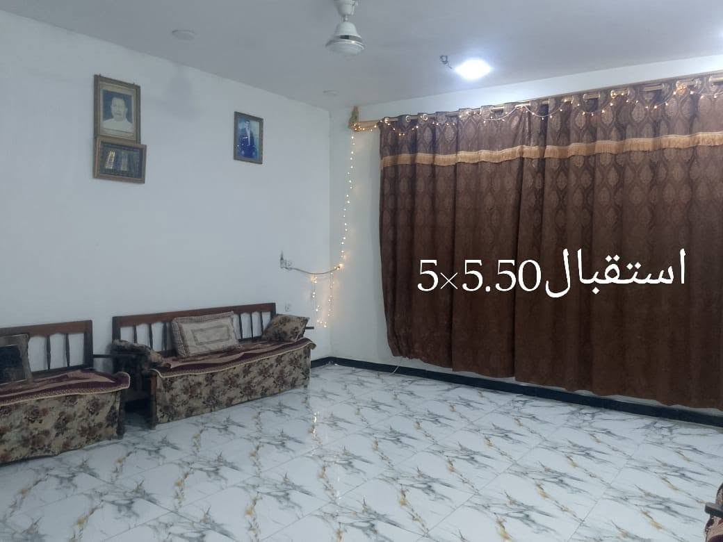 سلام عليكم بيت للبيع قرب مدرسه المسار مساحته 180متر
زراعي سند 25 مع محل بالبيت مع استقبال مطبخ صاله وغرفتين سطح شتايكر بناء بلوك وبيتونه وستاره طابوك 
مطبخ والحمام سيراميك ارضيه سيراميك ومنورين 
السعر 70وبي مجال للاستفسار ***********موجود واتساب هم
