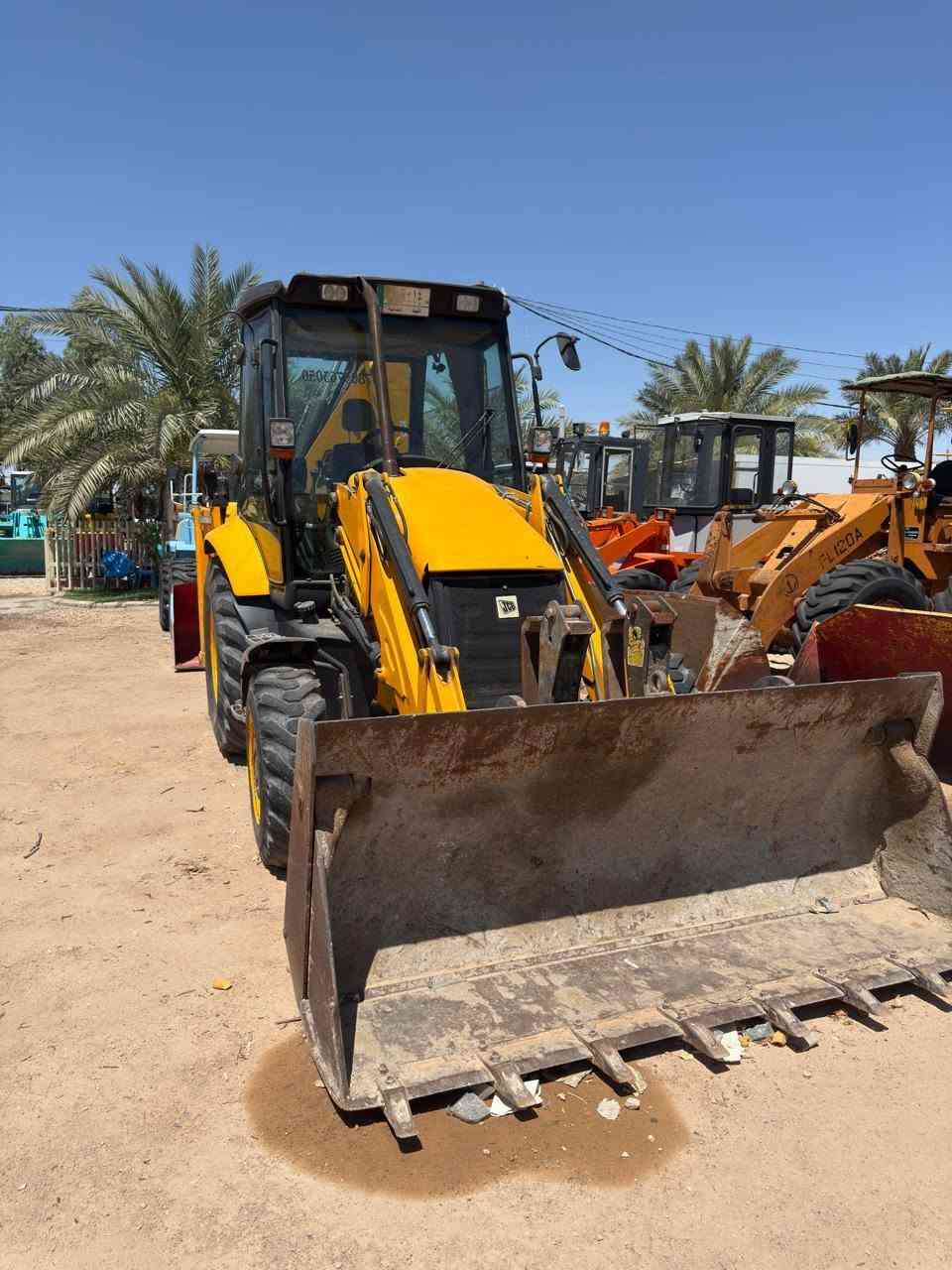 حفارة JCB • موديل ٢٠٠٨ • نظيفه