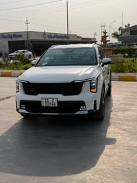 سورنتو ٢٠٢٥ • ماشي ١٧ الف • رقم بغداد