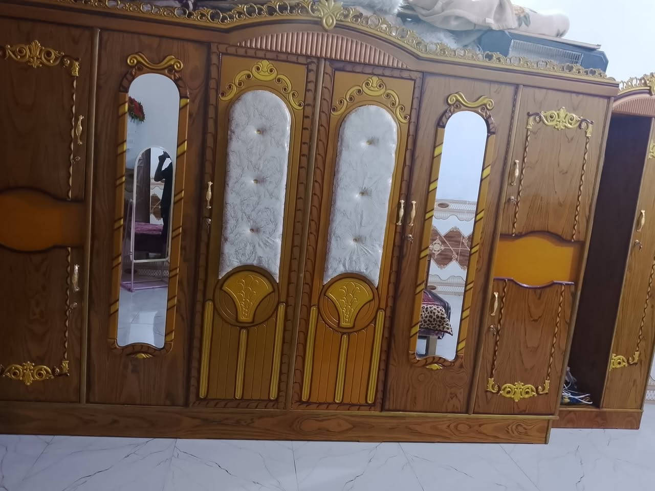 سلام عليكم غرفة نوم البيع  السعر 500وبيهة مجال العنوان الخالص حي المشتبئ تلفون ***********
