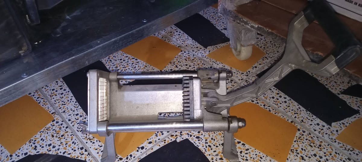معدات مطعم • صواني بيتزا ٢٢ • استعمال يومين