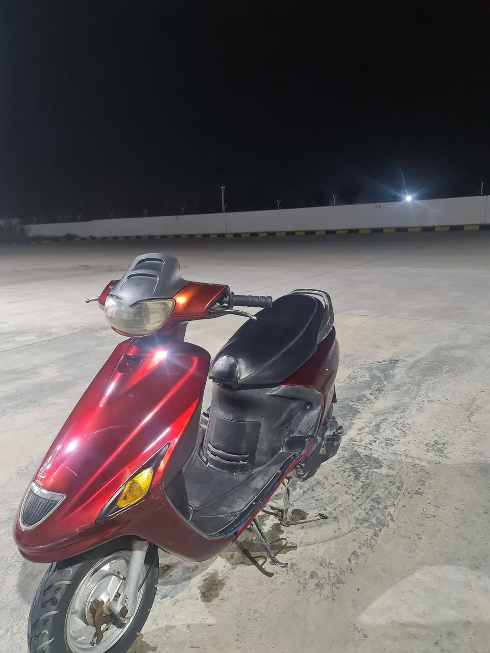 مكانه بابل ناحية النيل
دراجه فراشه فحل البيع 
محرك جديد رنبه 
دبلات جديده 
تياراته جديده 
الدرجه جاهزه من كلشي سلف باتري كله جديد مال بيت 
*********** تصال وخاص مقفول
