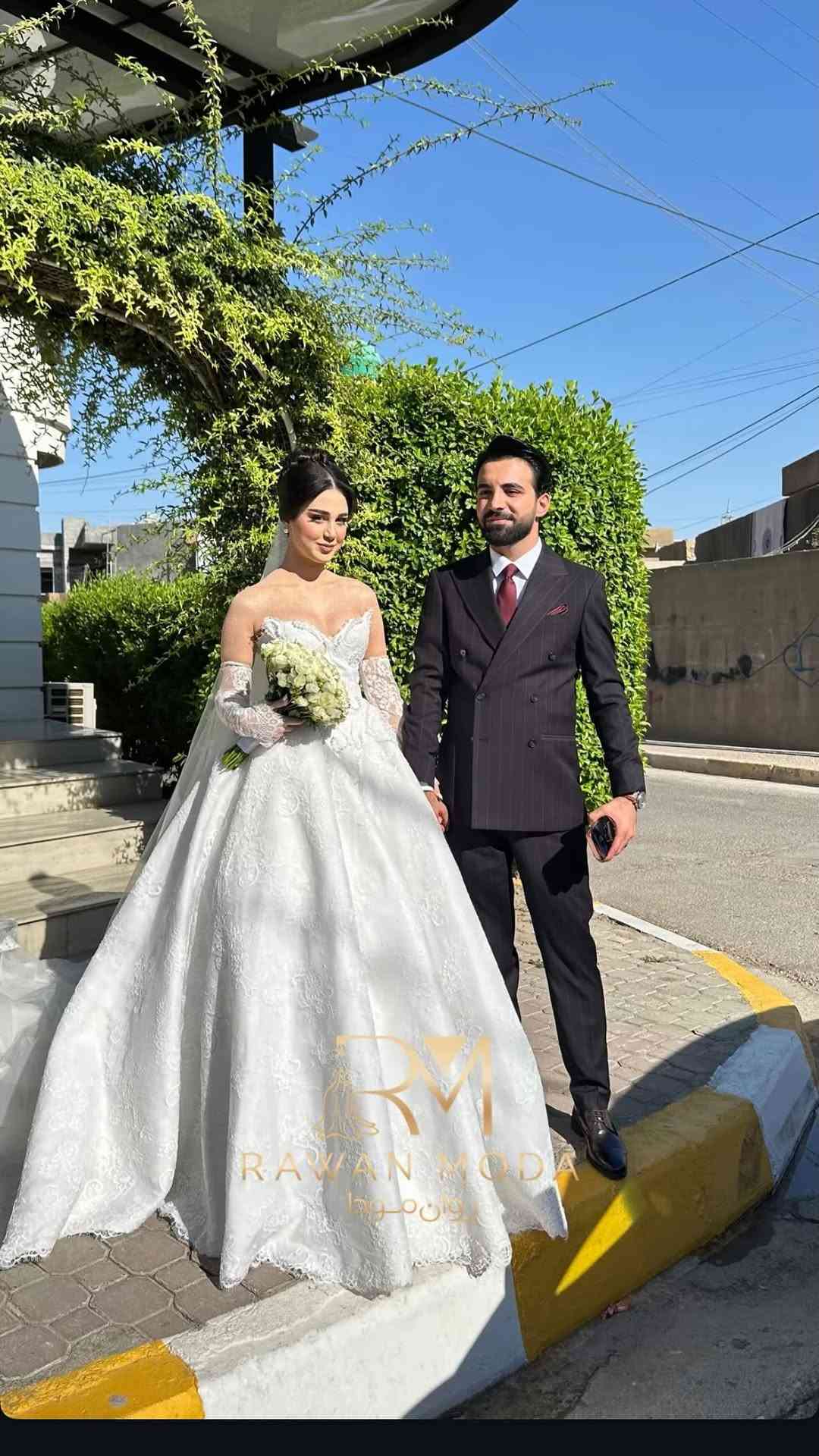 ‎هنا كل ماتحلمين به 🧚🏻
‎ولكن بطريقه مختلفه💁🏻‍♀️

‏‎لێره‌ خه‌ونه‌كانت به‌ دیبێنه🧚🏻
‏‎به‌لام به‌ شێوه‌یه‌كی جیاواز 💁🏻‍♀️

‏‎عنوان : كركوك - شارع المحافظة - قرب فندق صنوبر

***********☎️
***********☎️

‏#explore #moda #instagram #follow #reels karkuk slemani model bride bridal bridalmakeup salon makeupartist photography instagood instagram wedding weloveshopping drees shoping post reels
‏reelsinstagram

نص مكتوب في الصور:
- RAWAN MODA
- روان مودی