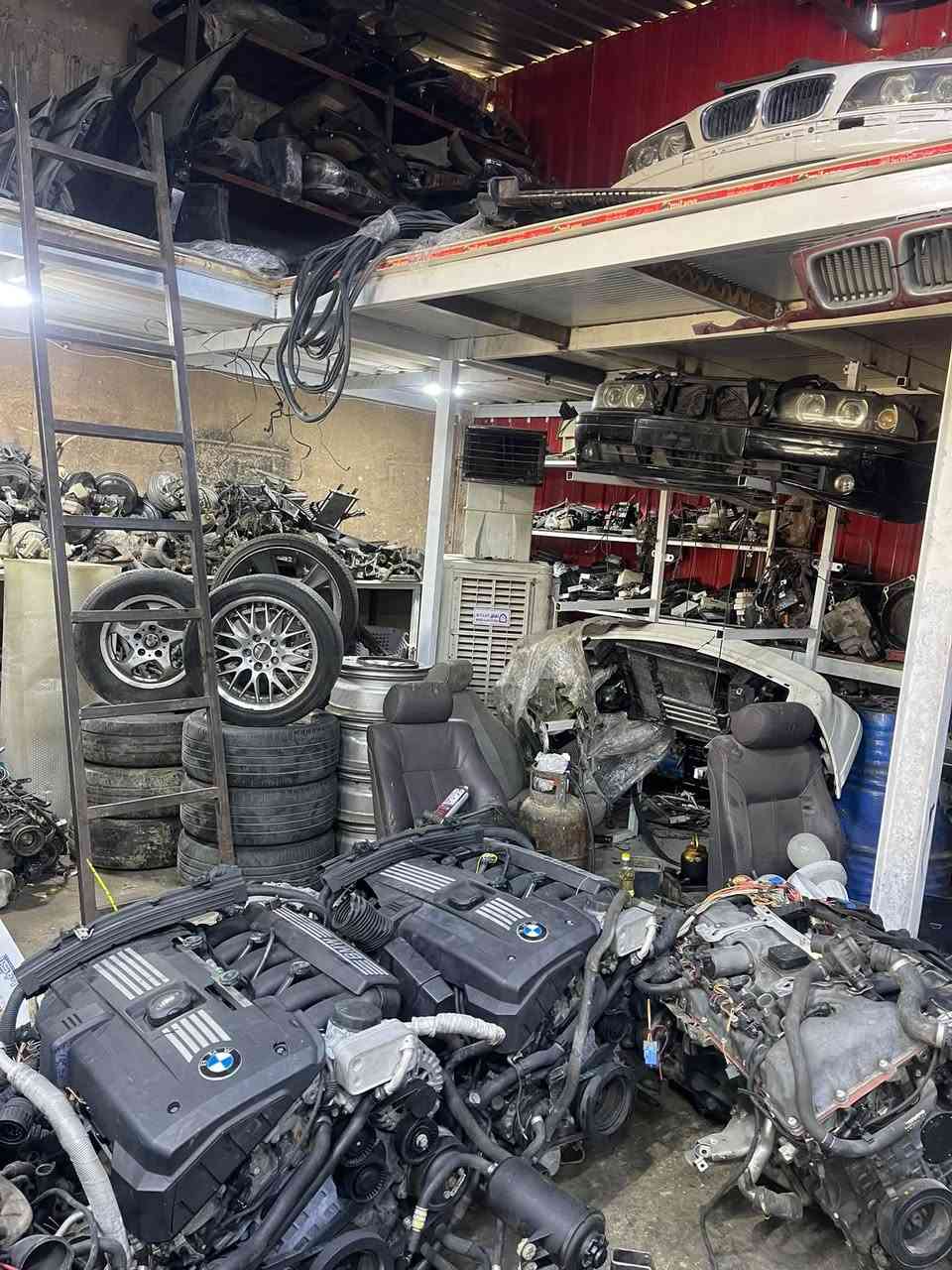السلام عليكم تم وصول حاويه BMWحديث قديم ٧٠٠ ٥٠٠ صقر خفاش  f01 x5 العنوان كربلا الحي الصناعي ***********
