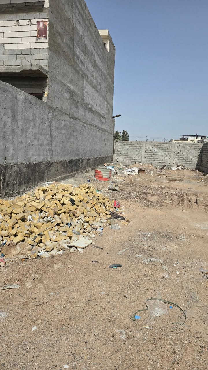 قطعه أرض للبيع مساحة 333متر طابو ملك صرف زراعي عراقي وكاله مكاتبه ونسخه من الطابو الوجها 10متر نزال 33متر عرض شارع 8متر سبيس خدمات ماي كهرباء مدارس مجاري ماساس شارع  العنوان بصره أبي الخصيب كوت افريح منطقه طريق الصحراء قرب معرضه الراشد سعر 45مليون الاستفسار ***********
