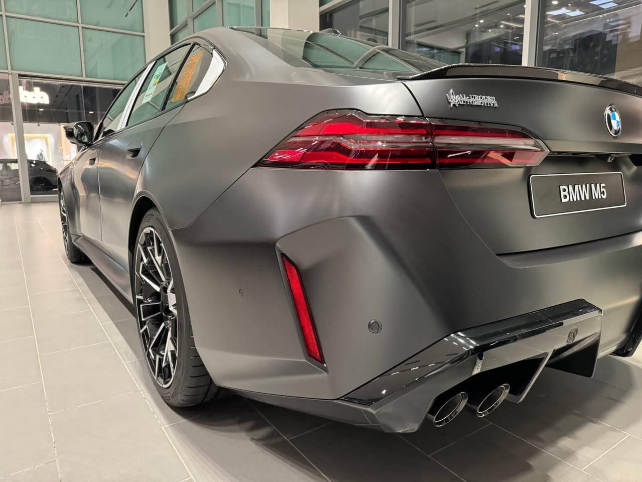 السلام عليكم

للبيع…

2025 BMW G90 M5
Frozen deep grey metallic 

اول قطعة دخلت للعراق عن طريق شركة العروش/بغداد

رقم بغداد تحت الضمان

ممشى ٢.٤٠٠كم

PPF+ تغليف الزجاج الامامي

السيارة بحالة الزيرو استخدام بسيط جداً

السعر ٢٠٧ مليون وبيه مجال بسيط

***********

