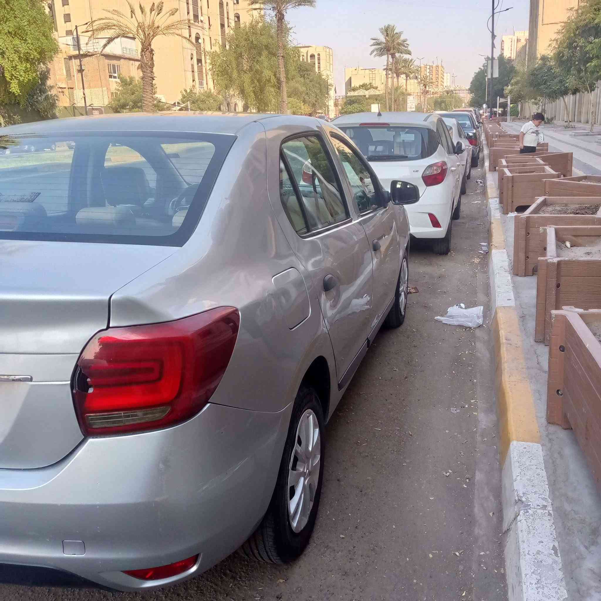 السلام عليكم عندي سياره رينو سمبول موديل 2019ماشية 123الف السياره مكينه وكير مكفولات بيها طخطخات بالبدي  السعر 57ورقة وبيها مجال رقم التليفون *********** مكاني بغداد شارع حيفا @إشارة
