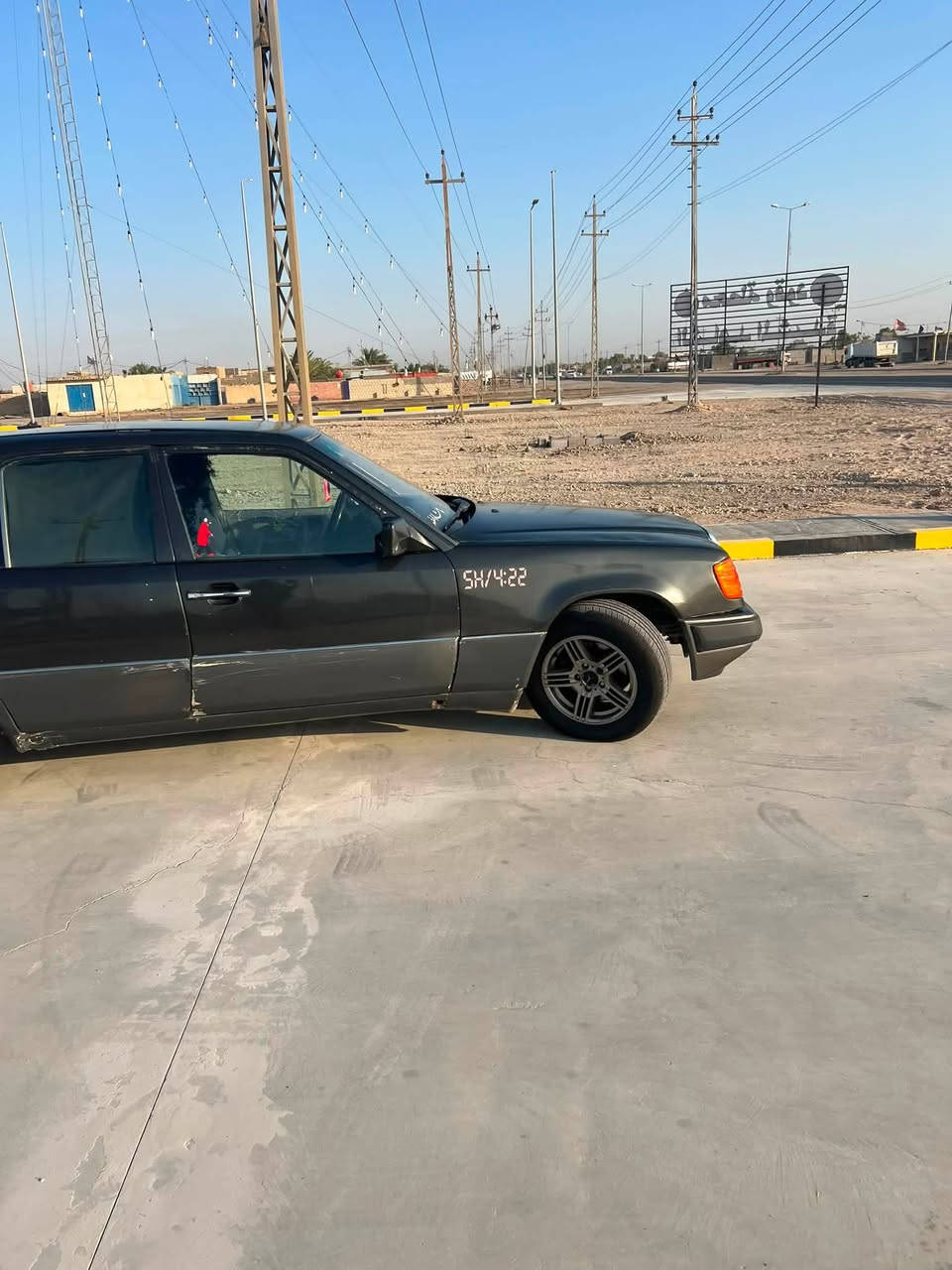 للمراوس فقط رئاسي محوره فقط إذا نضيفه عادي انطي فرق 

لون  اسود غير محداد مصبوغة عام جمالية
سياره كفاله من ضربه ول قواعد  سليمه بلاد
موديل 92رقم بغداد-بسمي مشروع وطني سنويه ل28
محرك حويه قبل7 شاده 3000 فيشه وبطل 
كهربائيات شغالة. 
حدادية ( توني نافضه) 
كشنات كهرباء 
قرفته جديده قماش نيلي 
تخم سماعات ا مع شاشه و كامره 
تخم تاير جديد مع ويل كب ام جي 
مكانها البصره قضاء الدير 
سيارتي واصله 54
 ***********
