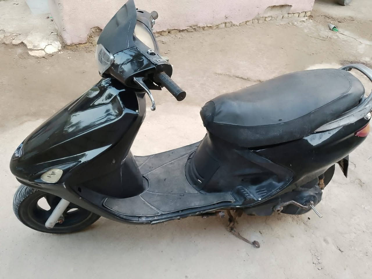 فراشه فحل نظيفه كله شغاله بس مبدل بيه بستم السعر ٣٢٥ 📞 ***********
