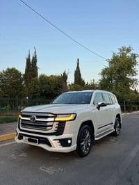 لاندكروزر Vx • ٢٠٢٣ • ماشي ٥٣ الف