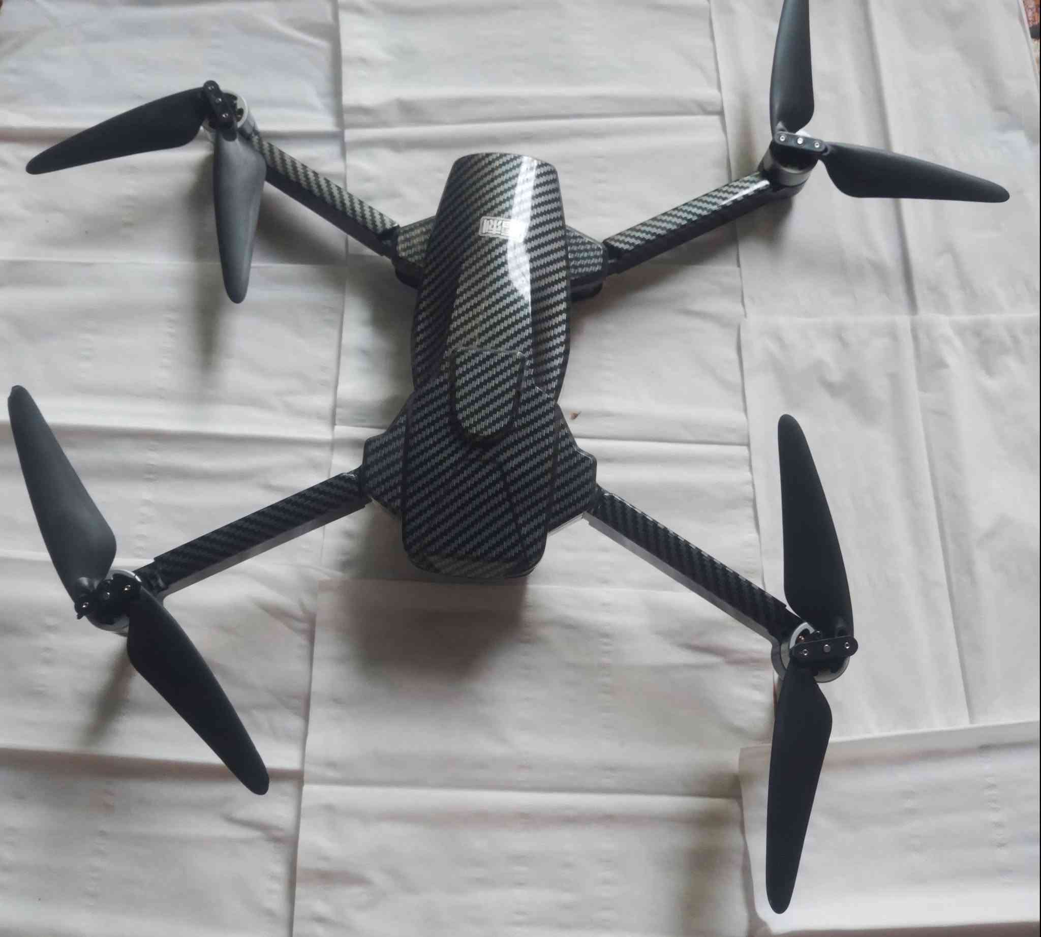 سلام عليكم 
طيارة درون DEER WALK ck10pro(2026) فايبر كلاص4k
جديدة غير مستخدمة السعر 600الف
لارتفاع 500متر 
المدى 10كيلو
عدد بطاريات 2 كل بطاريه 45دقيقة
ريش احتياط
gps ارجاع ذاتي
العنوان بغداد 
للتواصل ***********
