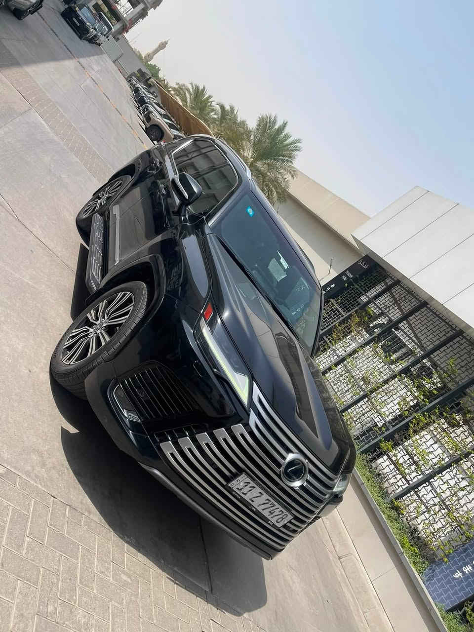 سلام عليكم
Lexus lx 600 platinum

لكزز LX 600 2023 بلاتينيوم ظمان ساز 

سيارة ماشيه 41 الف بعدها بالظمان 

سيارة مغلفه رقم بغداد باسمي

سيارة فول مواصفات  

بيبان شفط داتا شو شاشات خلفيه 

كامرات 360 درجة 

وباقي مواصفات معروفه 

بيع او مراوس

***********
