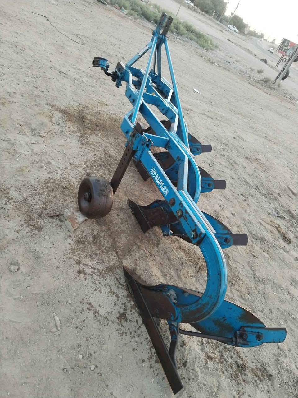 للبيع فدان تركي البير حجم  ١٢ رباعي 
فدان جاهز للعمل 
العنوان واسط النعمانيه ***********
***********
