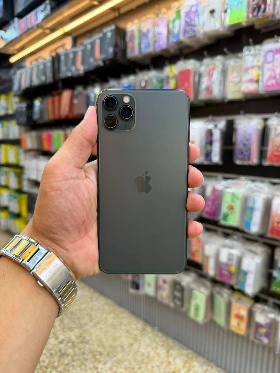 ايفون 11برو ماكس
🔥السعرر نار 310 الف🔥
الذاكره 64🔥
 شاشه اصليه✅
بطاريه مستبدله 81✅
 سيم 1✅
النضافه💯
بصمه شغاله ✅
ضمان جهاز  +وصل محل👍
توصيل جميع المحافظات 🚕
عنوان محل موصل سوق النبي مقابل خزان ماء📍
       سنترـــM
للاستفسار رقمي بي واتساب راسلني🤳 
***********
