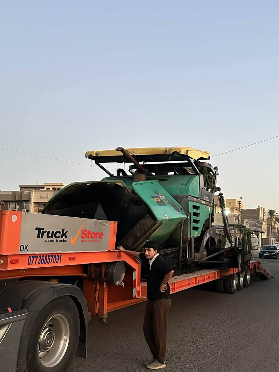 السلام عليكم يوجد اليات فوكل حديث وقاشطه تبليط كافه مناطق بسعار تنافسيه اتصل ***********
