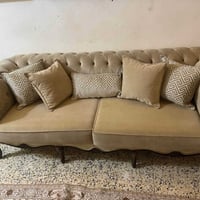 عندي هذا التخم 10 مقاعد خشب زان سعر الشراء24 سعر البيع مليونين مع طبلا...