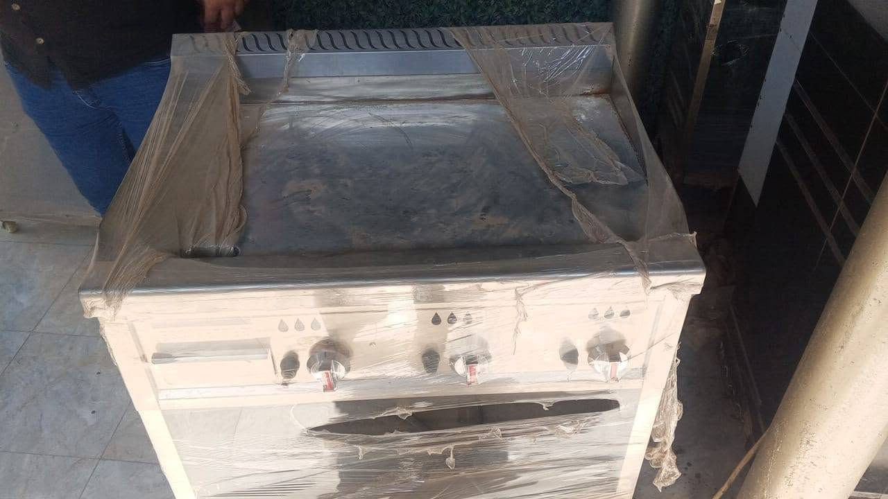 السلام عليكم
غراض مطعم للبيع نظيفات جدا 

فتاحه عجين نظيفه جدا 
عجانه تركيه لولبيه نظيفه جدا 
مولد كاز نظيفه جدا 
كريل بركر نظيف جدا 

***********
***********
