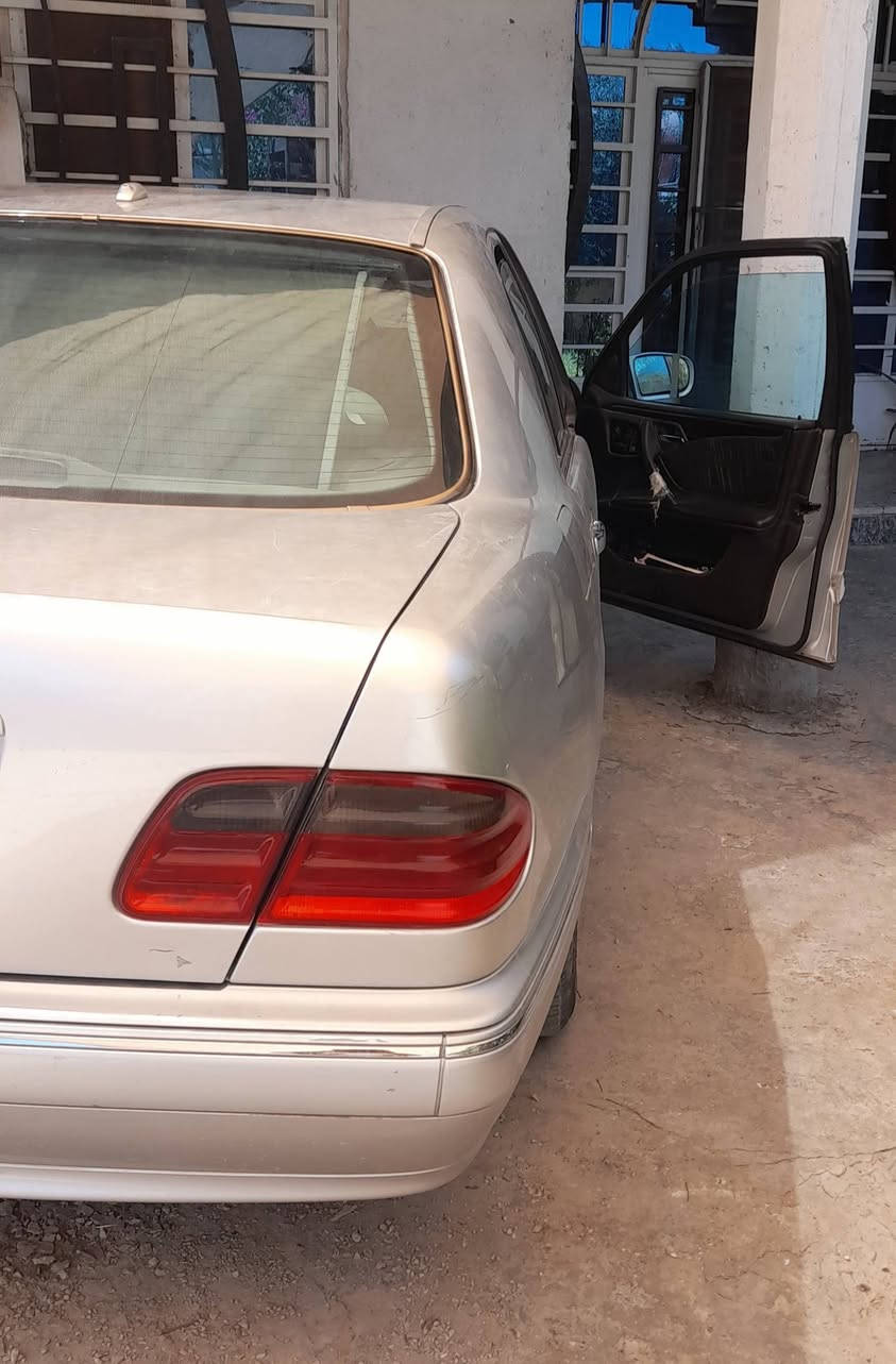 السلام عليكم
مرسيدسW210 موديل2000 

محرك وكير مكفولات 

رقم بغداد بأسمي 

مواصفات كشنات كهرباء 
تدفئة كشنات بردة خلفية كهرباء تچاوي كهرباء قلاب مراية شفط
السيارة جاهزة من تبريد من كلشي 
,تايرات جديدةنقص فيها الدعامية الأمامية مكانه في كربلاء المقدسة 
السعر ١١٥ وبي مجال 
للأستفسار ***********
