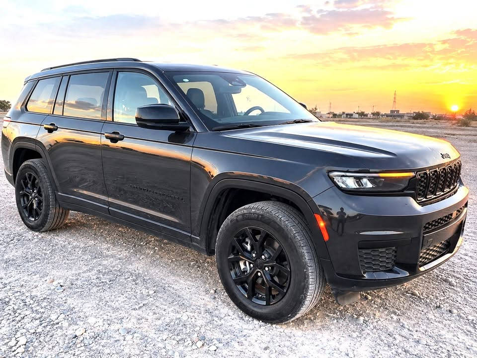 Jeep Grand Cherokee
فئة Latitude

فول بدون فتحه 

2024 | وارد أمريكي 🇺🇸

رقم بغداد شهداء شرط تحويل وكاله 

                285$ بيها مجال للشراي 

بدون حوادث فقط طخه صغيره بطرف البنيد وطخة صغيره بطرف الصندوك

سياره جاهزه بدون اي نقص

📞 للاستفسار:

***********
