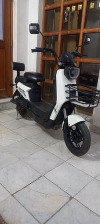 حجم ١٦ • بطاريات جديدة • مدى ٤٠+كم