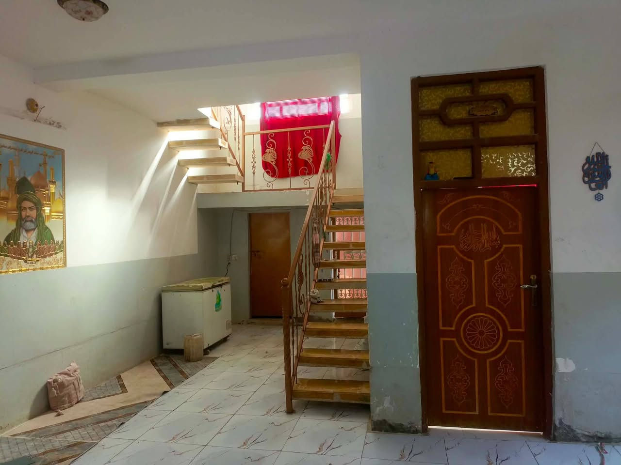 السلام عليكم .دار للبيع طابو زراعي سند 25 تحويل مباشر باسم المشتري ... العنوان المعارة طريق الزوار طريق العويسات حي السجاد قرب شارع البزل...المساحه 200 م مربع يتكون الدار من طابيقين الطابق الاول غرفه نوم واستقبال وصاله ومطبخ وصحيات خارجيه وداخليه والطابق الثاني غرفه نوم ثانيه...بناء حديث ..الدار كامل مكمل جاهز للسكن  مابي اي نقص ...السعر مناسب جدا قياسا مع الأسعار السعر 38 وبي مجال جيد للشراي الجاد
ملاحظه... البيت يرهم اقصاط تدفع مقدمه 30 والباقي اقصاط حسب الاتفاق .....للشراء تفضل خاص او اتصل ب*********** واتساب

