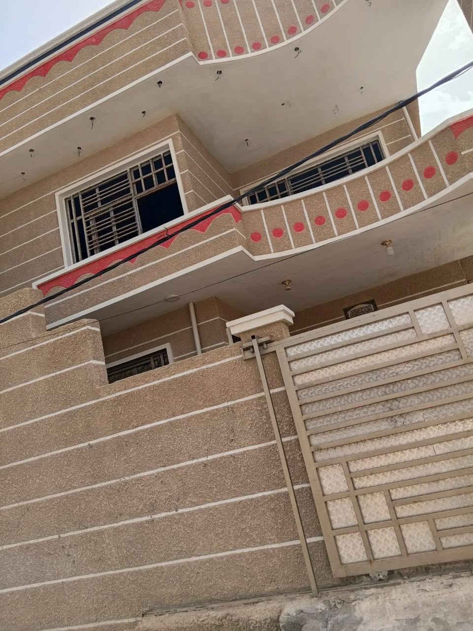 السلام عليكم
بيت مساحته 160 متر للبيع
واجهة 10 متر
نزال 16 متر
بناء حديث 
خدمات كاملة 
يقع في منطقة ال 160 في التحرير 

للأستفسار مع صاحب الدار على الرقم التالي 
واتساب او على الخط مباشرٱ 
***********
مكلف بالنشر
