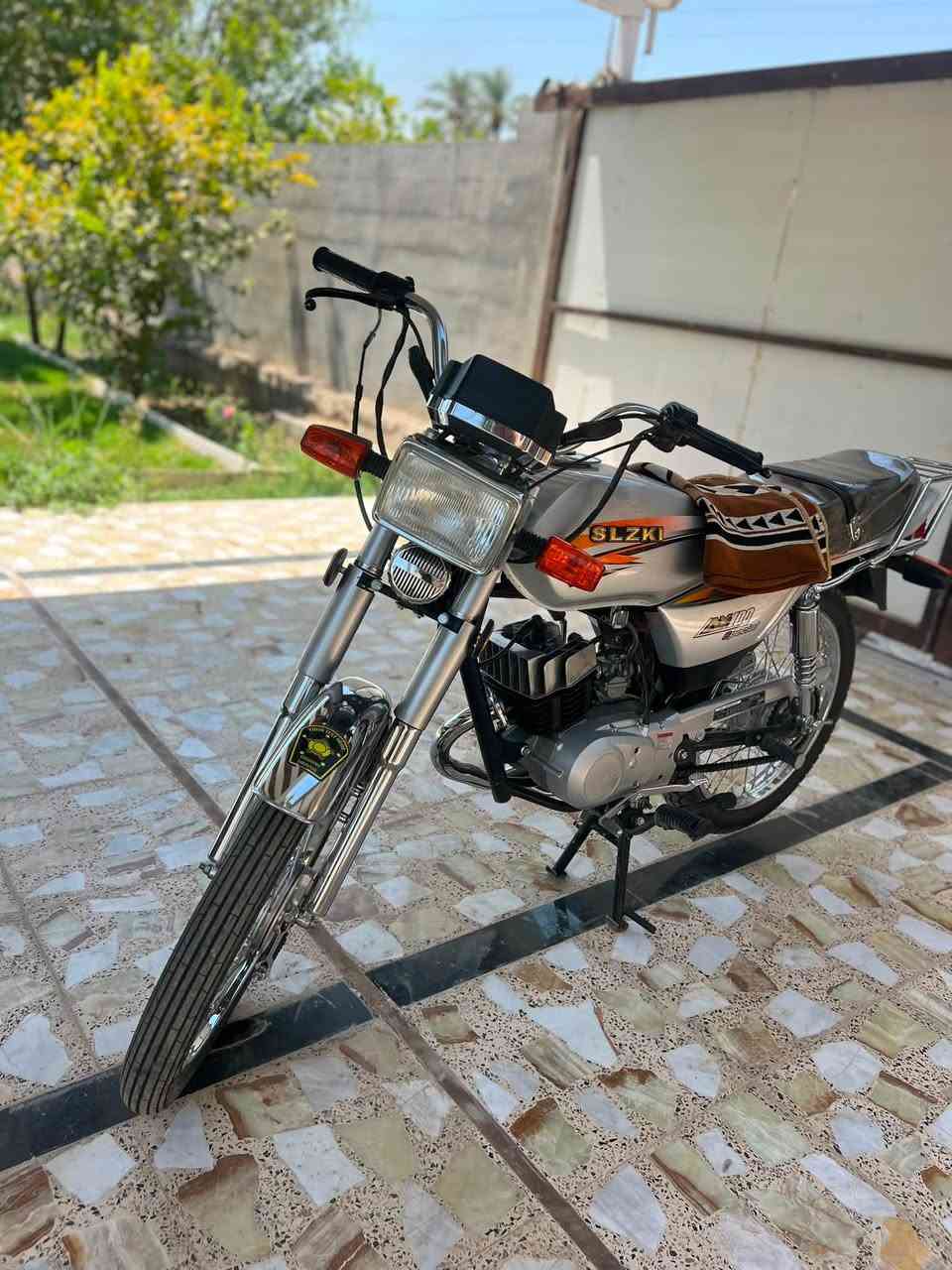 سلام عليكم دراجه سازوكي للبيع موديل 25 طالعه ب 26 سعر 700 وبيه مجال مكان بابل  مسيب رقمي ***********
