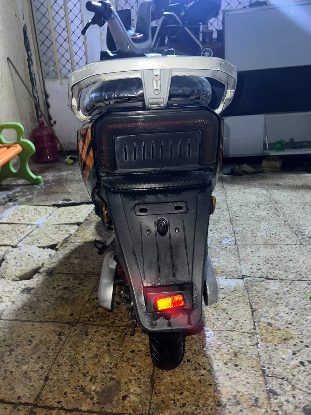 نوعحه E9 • شحن • بطاريات جديدة