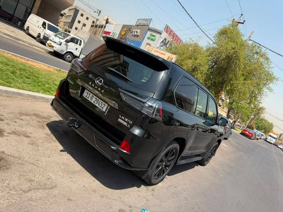 لكزز كورو ٢٠١٩ بريم اصل ام البوكس سياره ماشيه ٤٠ الف 
كفاله عامه سياره بيه شخط بسيط فقط لاغير مغلفه PPF
سياره مبدل تخم تاير جديد من الشركة 
مواصفات الكزز معروفة ***********
