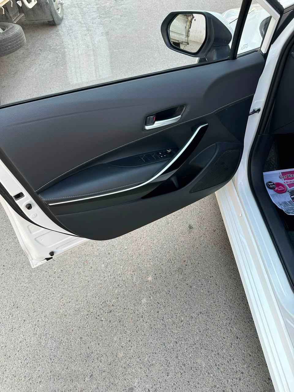 كورولا  ٢٠٢٥  الشكل الخليجي هايبرد بوضعية الزيرو بعدها ماشية ١٢  الف على ايدي مكفوله عام من كل شي برغي ما مفتوح بيها واحمل السونار خلاف هذا الحجي 🔴 تايرات الشركة بعدها جدد جواها وسبير الشركة ما نازل (((((السعر ١٦٤. 🔴 وبي مجال  فول مواصفات وبأسمي رقم بغداد الدولي ومكاني بغداد الاعظمية *********** 
فتحة سقف 🟤
مانع انزلاق 
اوتو هولد توقف ذاتي
هند بريك بصمة
مودات قيادة
عدسات زنون
تحديد مسار وقيادة ذاتية 
كاميرا خلفية  وامامية وحساسات 
شاشة وسطية
فول تحكم استيرن 
بصمة تشغيل وابواب
تبريد قطعتين واشارات بالمري 
بصمات عدد ٢ ولدات امامي وخلفي 
وبعد بيها هواي مواصفات

