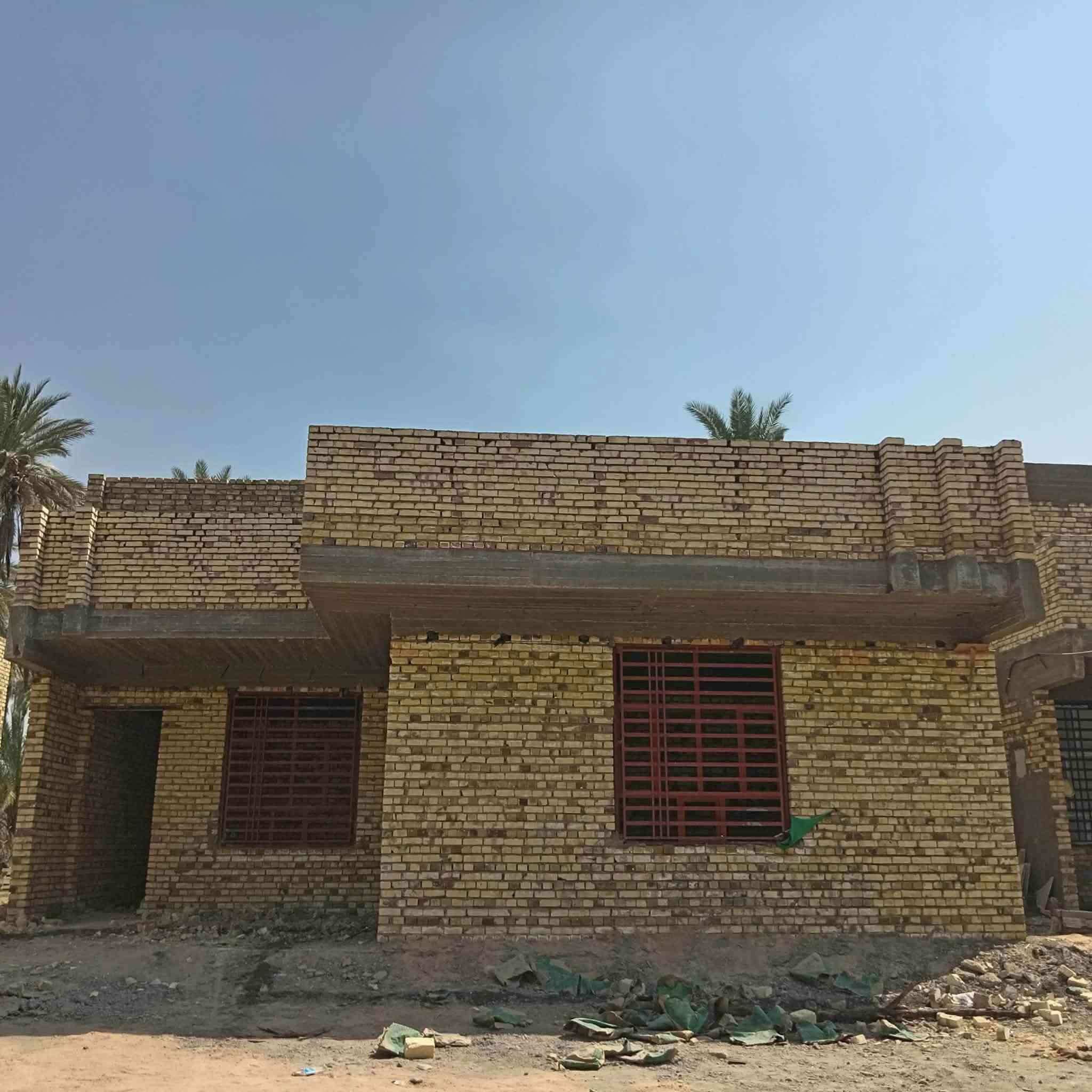 خلفه بناء وتطبيك فرشي وعكاده من كربلاء و باسعار مناسبه تعال خاص وبخدمتك

نص مكتوب في الصور:
- O HONOR X9b 108MP Ultra-Sensing Camera
- HONOR X9b
- 108MP Ultra-Sensing Camera