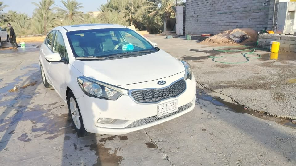 🚗 كيا سيراتو 2014
🌏 وارد خليجي
🔺مواصفات السيارة
▪️ محرك 1600 سي سي (دوش)
▪️ فل مواصفات
▪️ دشبول كاربون فايبر
▪️ بروجكترات
▪️ لايتات زينون بلادي
🔺 معلومات السيارة
▪️ اللون أبيض
▪️ رقم البصرة
▪️ السنوية مجددة لغاية 2029
       التحويل ثاني يوم
▪️ الكير والمكينة والتبريد مكفولات
📍 مكان السيارة
💰 السعر : 100 وبيهه مجال
▪️ البصرة - قضاء المدينة
📱 رقم صاحب السيارة
***********
💥
