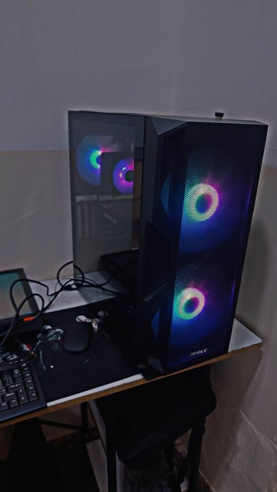 کۆمپیوتەری Gaming بۆ فرۆشتن
سیستەمێکی تەواو و ئامادەی یاری
CPU: Ryzen 5 2600X
 6 Core / 12 Thread
GPU: GTX 1060 6GB
RAM: 8GB DDR4
Motherboard: MSI B450
A PRO MAX II — AM4
CPU Cooler: AK/Assassin 90K RGB
SSD: 128GB NVMe
HDD:Western Digital (WD) Blue 1TB — WD10EZEX 
SATA 6Gb/s — 7200 RPM   
Case: Antec Full Tower
PSU: Fantech PSB550 Shadow
*********** كالار, السليمانية
