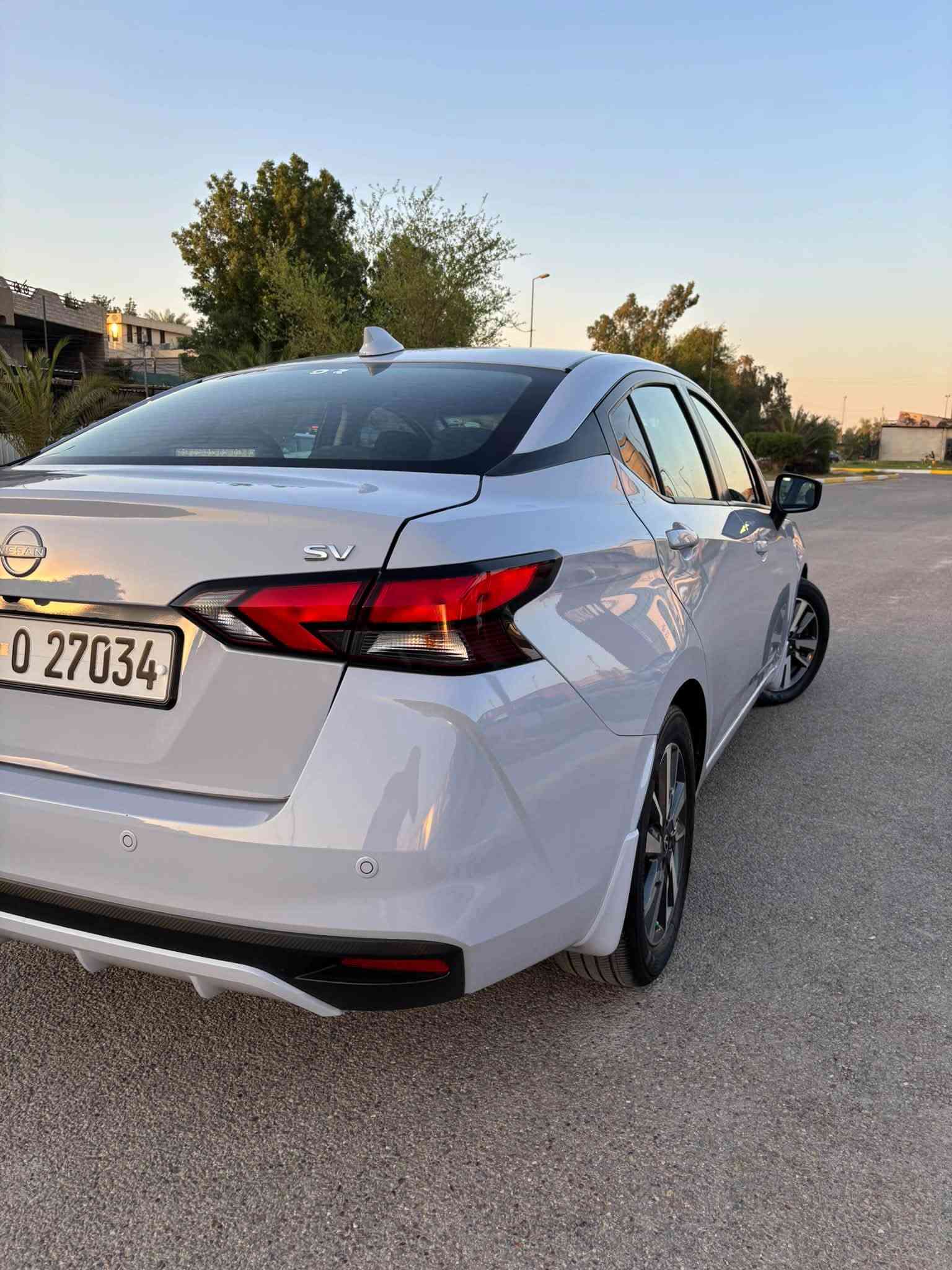 السلام عليكم
نيسان فيرسا 2024 SV  وارد امريكي لون سموك ضرر جاملغ مصبوغ ونص بنيد .بدووون اي دواخل لغد شاصي براكيت راديترات غاز تبريد مروحه كله بلادي على وضع شركه اي كلوب ممشتغل  واي عطل ماكو
فقط هذا الحادث باقي السياره مكفوله 🧿
 ايرباك ستيرن وبرده فقط راجع سستم بلادي
❤️ ابيع على الفحص وين يعجبك افحص ♥️
رقم اربيل جديد بأسمي هزه وفحص جديد سنويه لحد 2031 تريد وكاله او تحويل موجود👍

محرك 1600 /4 سلندر 
بصمه تشغيل 
رادارات جانبيه تحديد النقطه العمياء ⚠️
رادار خلفي ‼️
رادار امامي ❗️
اوتو بريك /توقف ذاتي عند الاقتراب 🚳
ستيرن حرف D
شاشه كبيره تدعم 📲Android Auto/car play
خرائط Gps📌
كامره خلفيه 📷
نظام ايكو وسبورت
فول تحكمات ستيرن 
كروز مثبت سرعه
حساسات خلفيه 
حساس اطارت 
شاشة ظبط واعطال بل دشبول
منافذ USP/ 12V /Tip C Aux
السياره جاهزه بدون نواقص اي مصرف مابيه السعر 132 بيها مجال بسيط شراي اتصل وادلل 
***********

