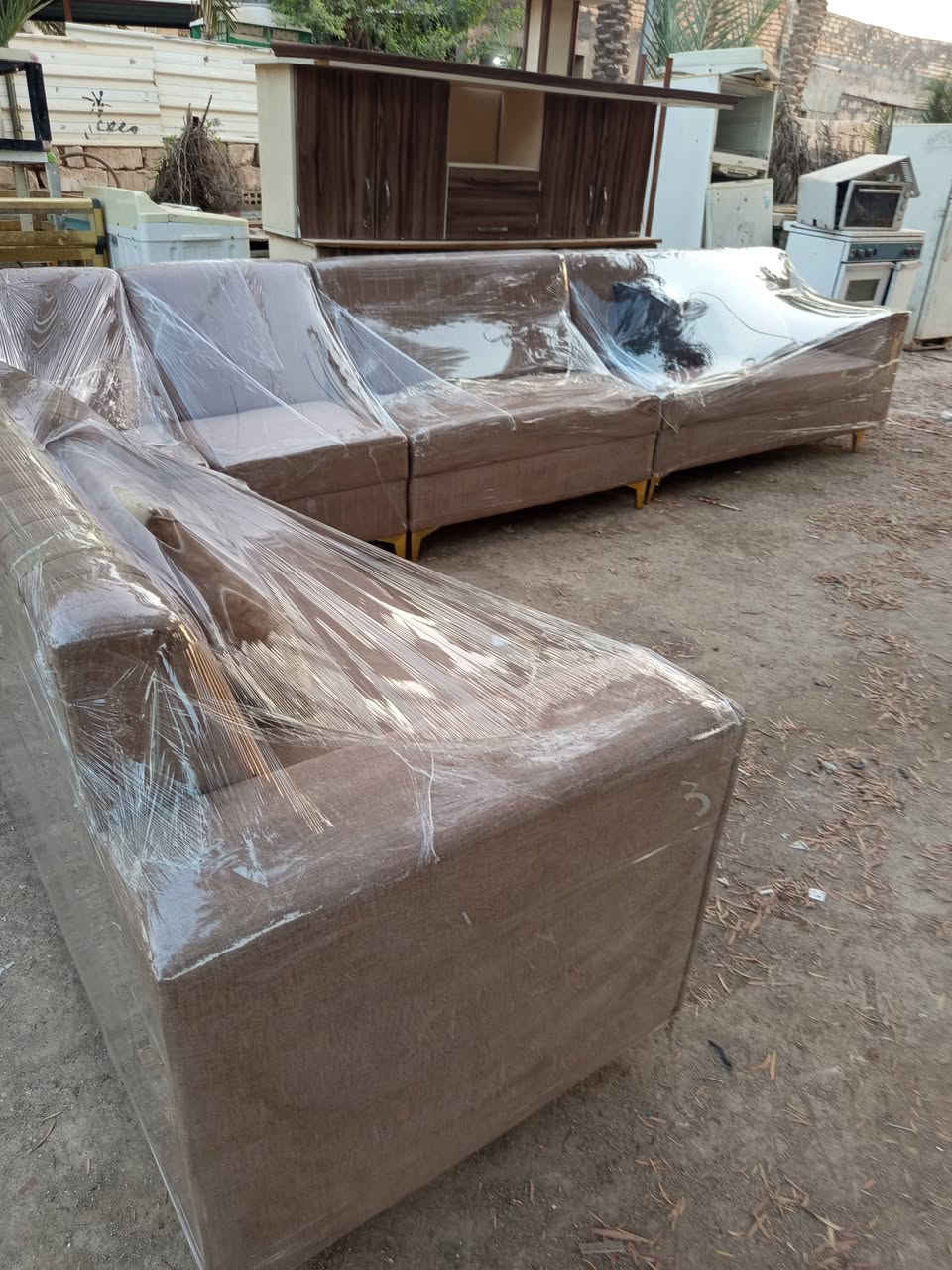 ديوان اخو الجديد فصال 10 مقعد 
مع الكوشه... سعر 250
توجد خدمة توصل بكرو
الشراي يراسل الصفحة أو يتصل *********** أو وتساب
