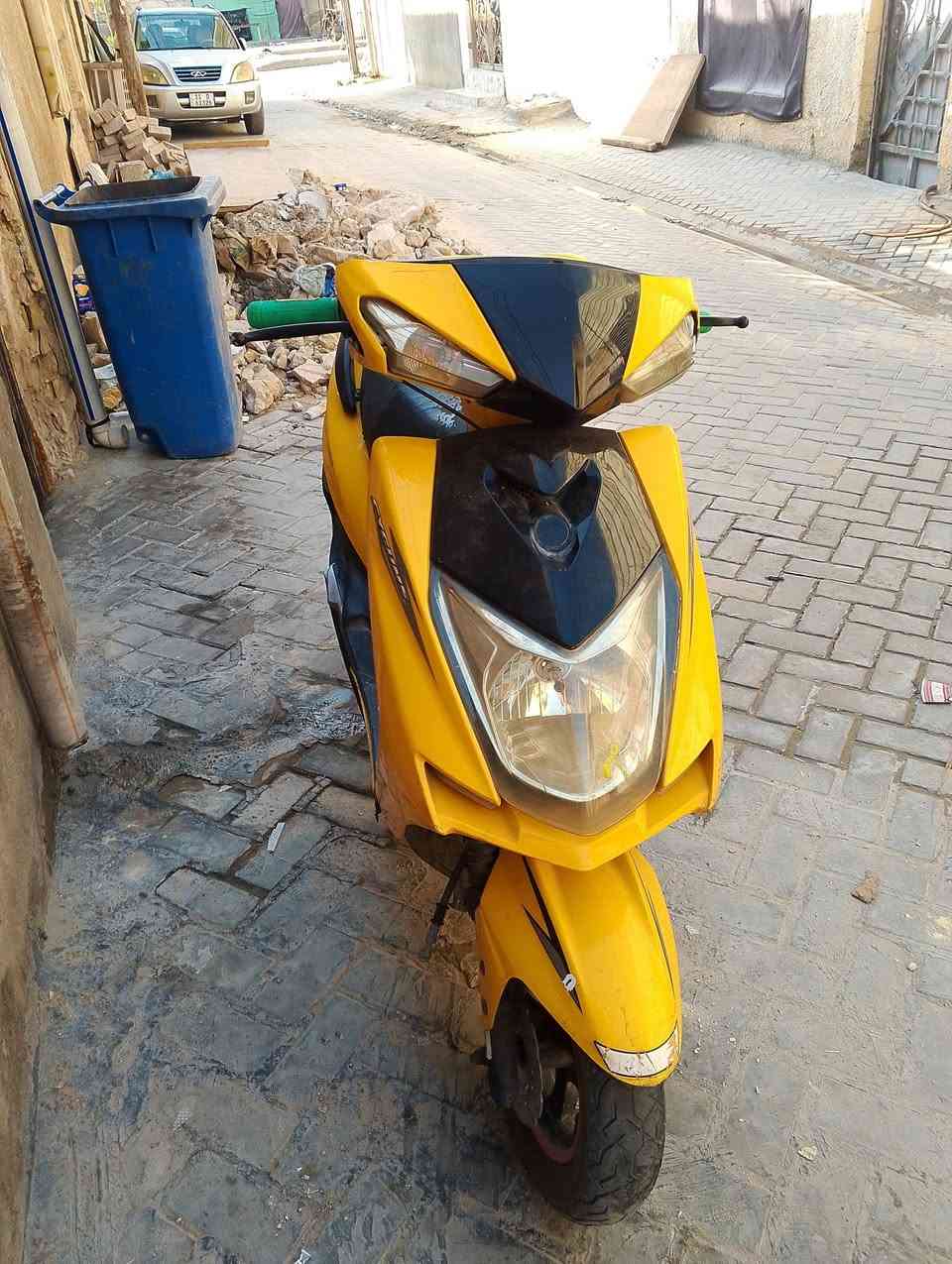 دراجه سكنس 
شغاله كايمه ابيع كوم حديد ب200قفل 
مدينه الصدر قرب جامع الحكمه 
***********
