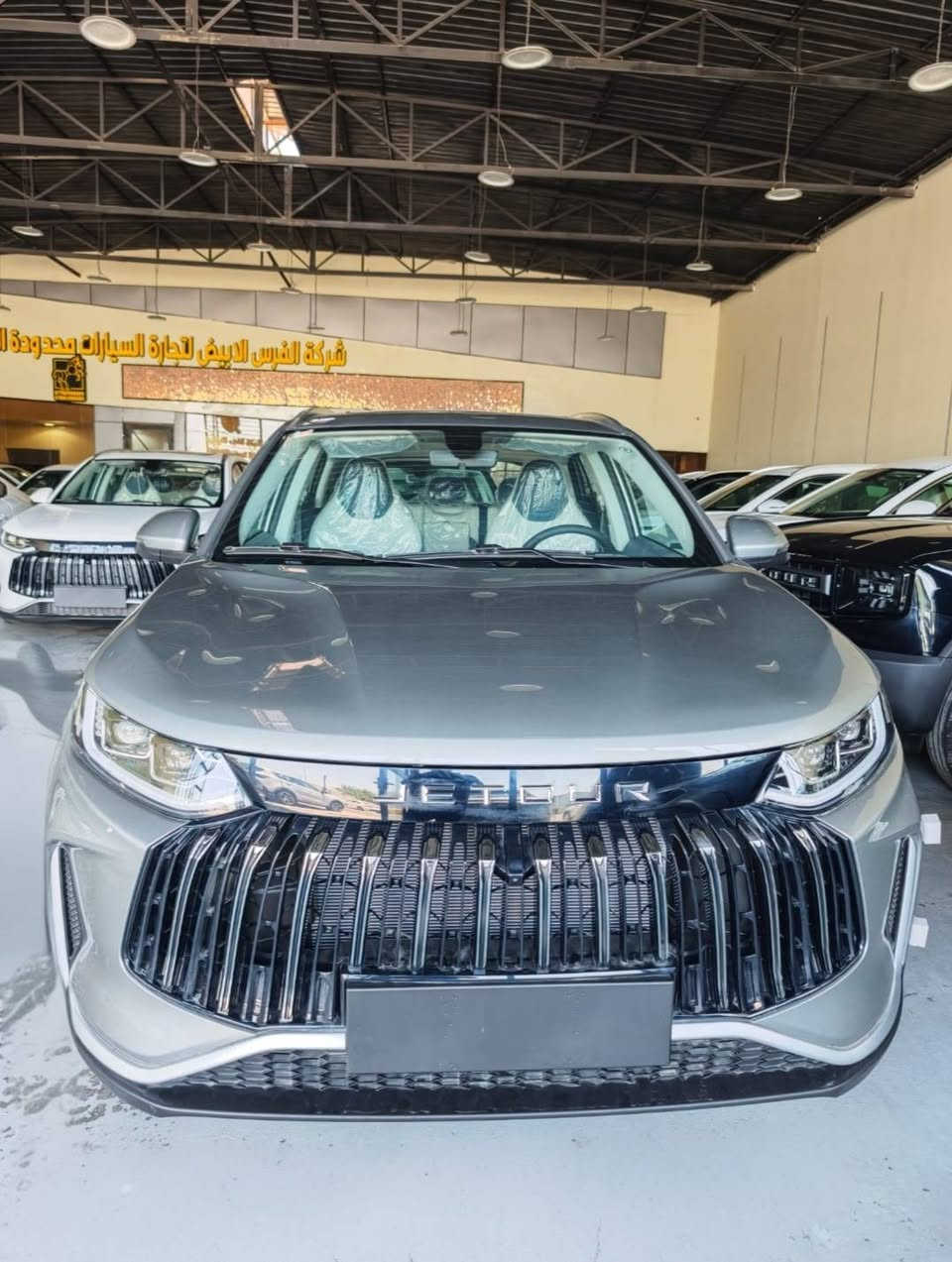 🚗 جيتور X50 موديل 2027
✅ العداد: صفر كم
💰 الأسعار:
22,900,000 دينار (بدون رقم) 

⚙️ المحرك والأداء
محرك 1.5 لتر تيربو (4 سلندر)
ناقل حركة أوتوماتيكي DCT مزدوج القابض (6 سرعات)
دفع أمامي
✔ شاشة وسطية 10.25 إنش
✔ لوحة عدادات رقمية
✔ دعم Apple CarPlay وAndroid Auto
✔ تشغيل ذكي بدون مفتاح
✔ كاميرا وحساسات (حسب الفئة)
✔ مكيف أوتوماتيكي
✔ فرامل إلكترونية EPB مع Auto Hold
🛡️ أنظمة الأمان
✔ وسائد هوائية متعددة
✔ نظام ABS وEBD
✔ نظام الثبات الإلكتروني ESP
✔ نظام مراقبة ضغط الإطارات TPMS
✔ مساعد صعود المرتفعات
🛠️ الضمان
🔹 الضمان الأساسي: 6 سنوات أو 200,000 كم (أيهما أولاً)
🔹 ضمان المحرك: 10 سنوات أو 1,000,000 كم (أيهما أولاً – للمالك الأول)
معارض البياع – الشارع المميز – مقابل كراج البياع 
📞 للاستفسار:
***********
***********
