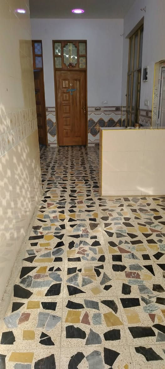 سلام عليكم بيت البيع مساحته 130 مربع على شارع 15 مقابيل حسينية ابا صالح رقم الهاتف *********** غير متواجد ع الفيس
