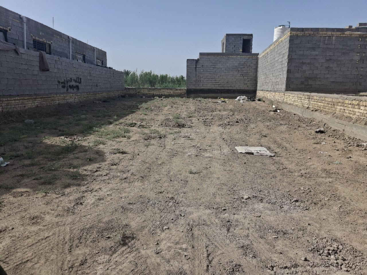 قطعة ارض زراعية للبيع منطقة بستان سيد صاحب المساحة ٣٠٠متر عرض١٢ ونزال٢٥ مدفونة وجاهزة
مع توفر كافة الخدمات ماء كهرباء شارع ٨م
السعر ٢٣
***********
