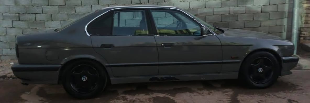 بي ام للبيع موديل 1991 حجم 535مكينه 35شلعه ومعدل فول غرفه جديده حداديه امامي خلفي جديد اكسل خفيف لايتات وارد يباني جدد السعر 50وبيهه مجال مكانهه بغداد مدينة الصدر ***********
