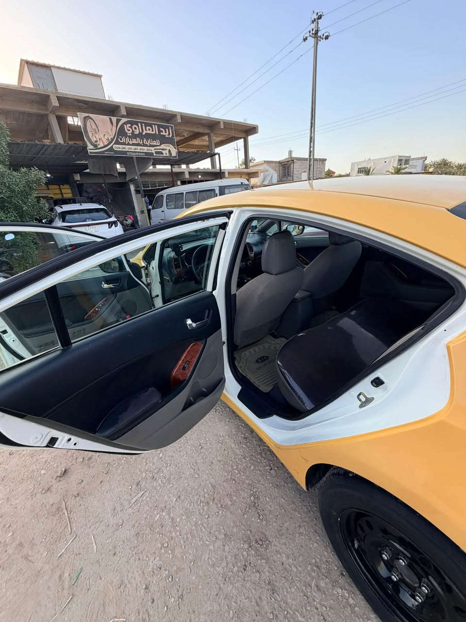 السلام عليكم فورتي وارد أمريكي 2015حادثها جاملغ وبنيد بدون دواخل وهنا بل عراق صاربيها  طخات بسطه وعمرتهن سياره كير محرك خير من الله صدر امامي خلفي جديد تخم تاير منظومه تبريد جديه قبل ١٥ يوم شادها سياره جاهزه للخير رقم بغدادبسمي سعر ٩٥ وبيها مجال قليل مكاني المسيب *********** ***********
