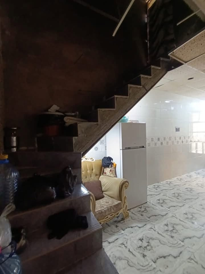 سلام عليكم بيت للبيع مساحه 118زراعي التفاصيل اتصل عل رقم ‭***********

