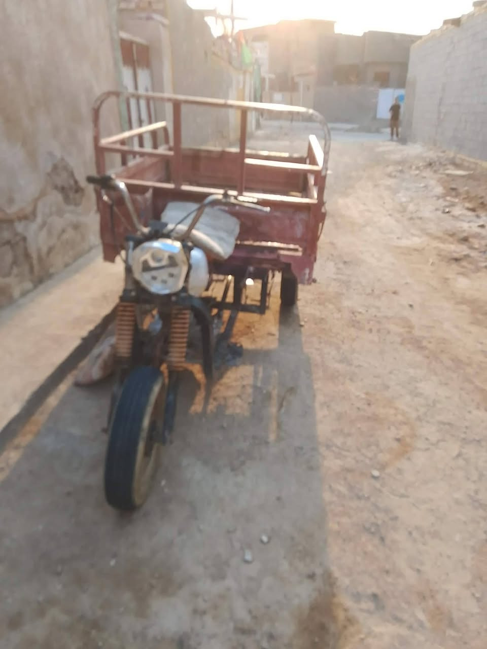 سلاام عليكم ستوته للبيع امتيار كلك كلك بيه اشويه بلا شاصي خياس من جيهت البريك السعر500اوبيه مجال الرقم *********** المكان النا صريه قلعت سكر
