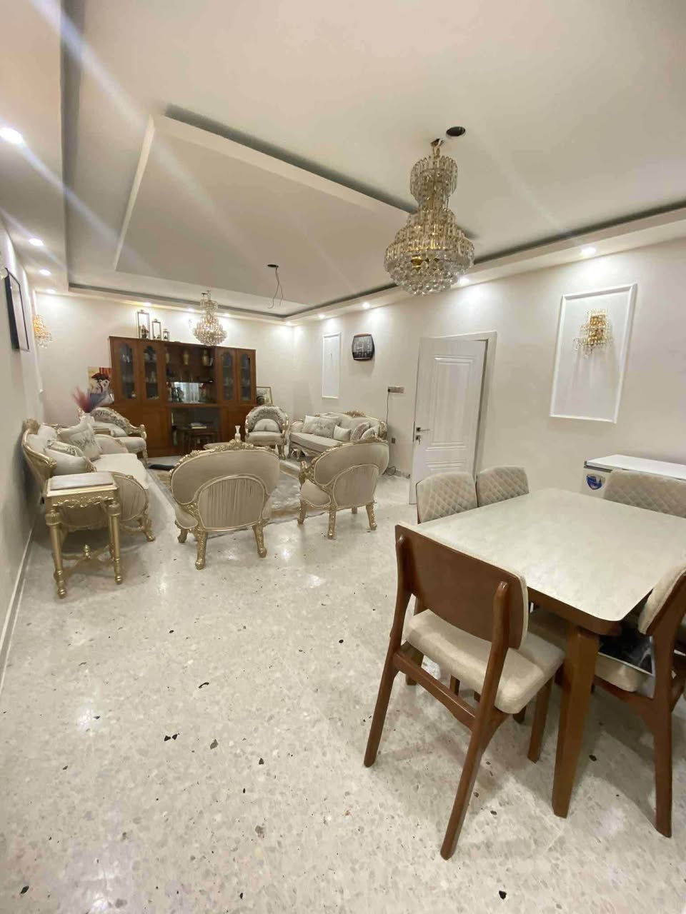 🏡 دار للبيع في الدورة – شارع 60
📍 الموقع: الدورة، شارع 60، فرع أسواق حذيفة
📜 طابو صرف – سند مستقل
🏗️ بناء مسلح

📐 المساحة: 200 متر
📏 النزال: 20 متر
↔️ الواجهة: 10 متر

✨ تفاصيل الدار:
• مطبخ مفتوح على صالة واسعة
• استقبال كبير
• 3 غرف نوم
• صحيات عدد 2
• حديقة واسعة 🌿
• منور كبير
• سطح ناصي كبير
• سطح عالي

💰 السعر: 315 مليون دينار
🔸 يوجد مجال بسيط للجادين.

📞 للاستفسار والتواصل مع صاحب الدار مباشرة، بدون دلال:
***********

⚠️ التواصل واتساب حصراً.

📍 الدورة – شارع 60 – فرع أسواق حذيفة
