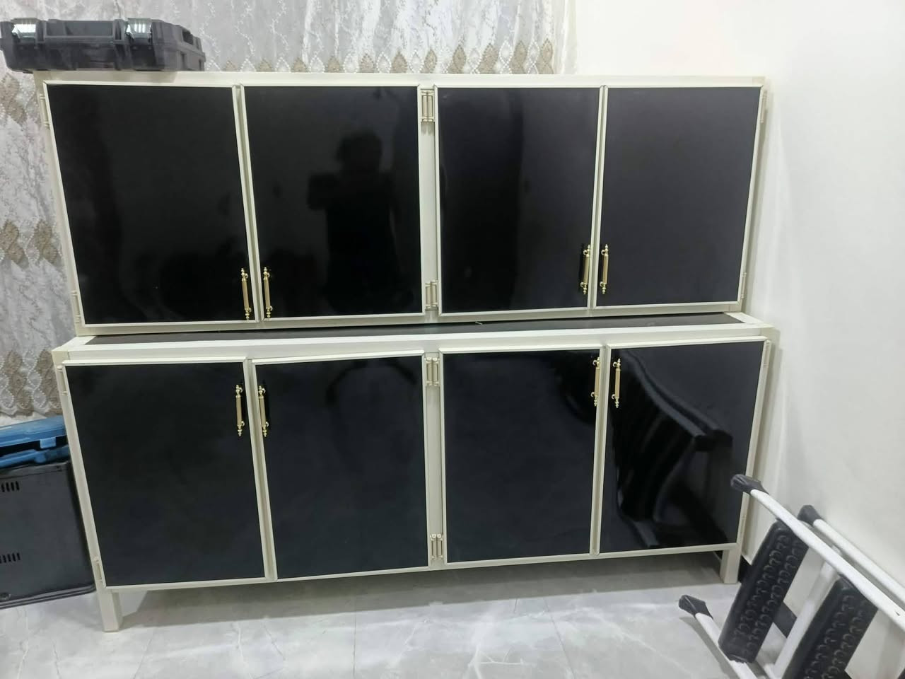 كاونتر مترتين جديد سعر 280
العنوان المارونية شارع لعام رقم ***********
