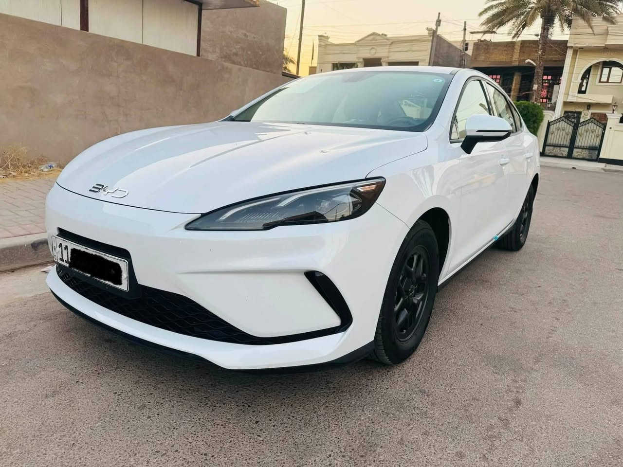 بي واي دي  سيل 5 موديل 25  فول مواصفات كفاله عامه من صبغ والتبديل
و البارد
السعر 16,500,000 مليون قفل ربع ماطيح محتاج اريد ابني بيتي 
تجي تفحص اذا بيها شخط تاخذ كروتك وتروح 
شرط العقد مروري يالله بياع شراي مابيع 
 مستخدمه الف فقط 
بحاله الزيرو 
غراضهه كلهه كامله بصمه وكارت وشاحن السياره وضع شركه 
مكاني بغداد الحسينيه

‏***********‬‏
