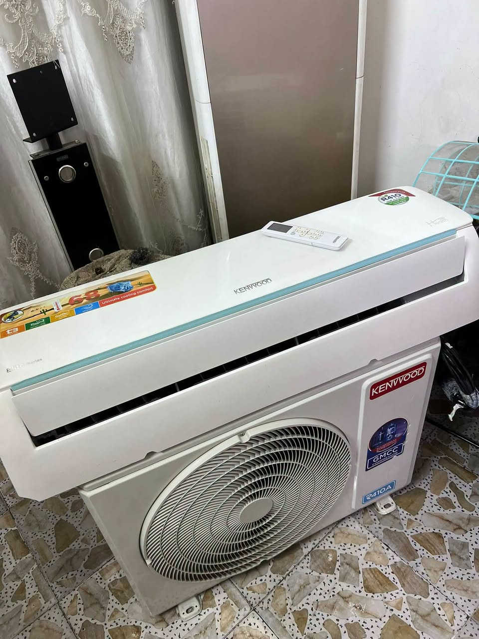 السلام وعليكم اخوان للبيع سبلت كينود شركة ميديا 2طن
نضافه 95/100 تبريده ثلج ❄️☃️🧊+تدفئه 🔥🐦‍🔥❤️‍🔥 موديل 2024 ملاحضه اخوان السبلت مو انفيرتر عادي 
كامل مكمل جيب وشد بواري جدد ريمونت وايرات اخوان 
 السبلت كله على وضع الشركه  الجهاز رديتراته صفر  
غازه 410 غاز مقفول مالت الشركه مغسول وجاهز 
بعد معروف الكينود بتبريده ودفعه القوي جاهز بس عليك تشده مشتغل موسم واحد راديترات لوك موس 
السعر 425 وبي مجال بسيط 
شارع فلسطين ***********
