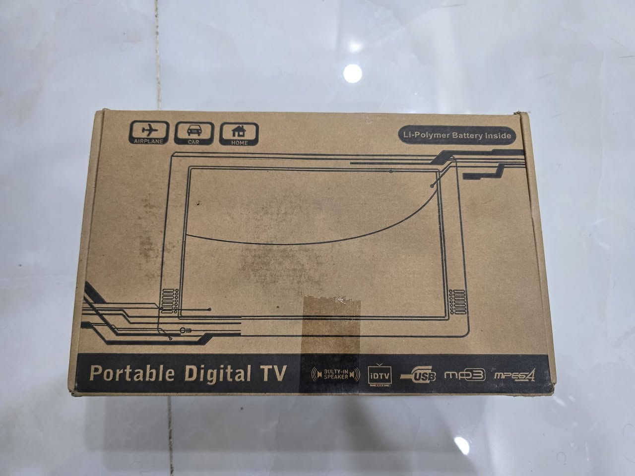 شاشة متنقلة • بطارية مدمجة • DVB-T2 H.265